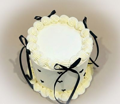 Bow cake
