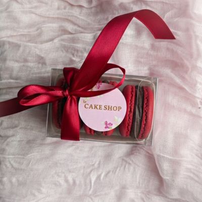 Valentine's macarons