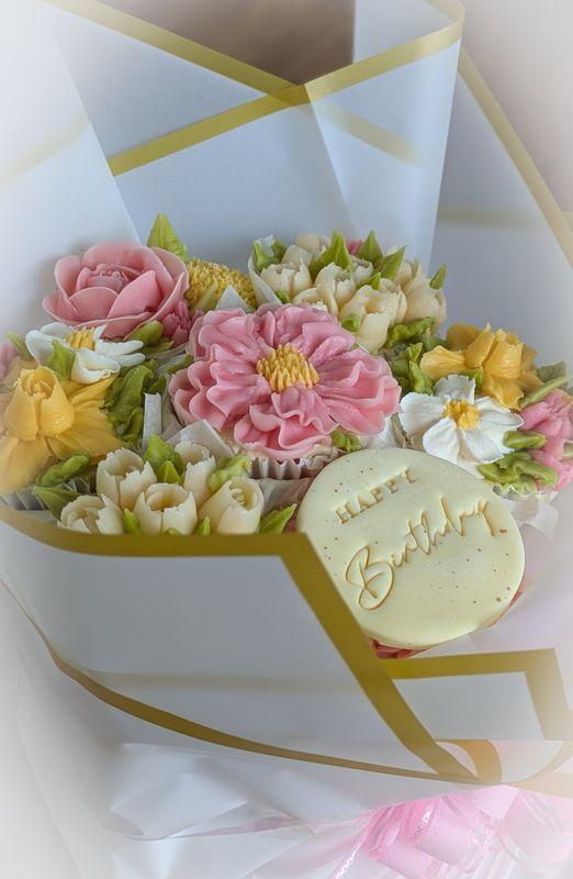 Petite Flower Bouquet  - 7 cupcakes