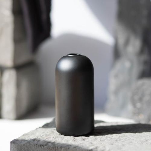 Wylie Vase - Black