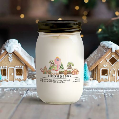 16oz Scented Candle ~ Gingerbread Town