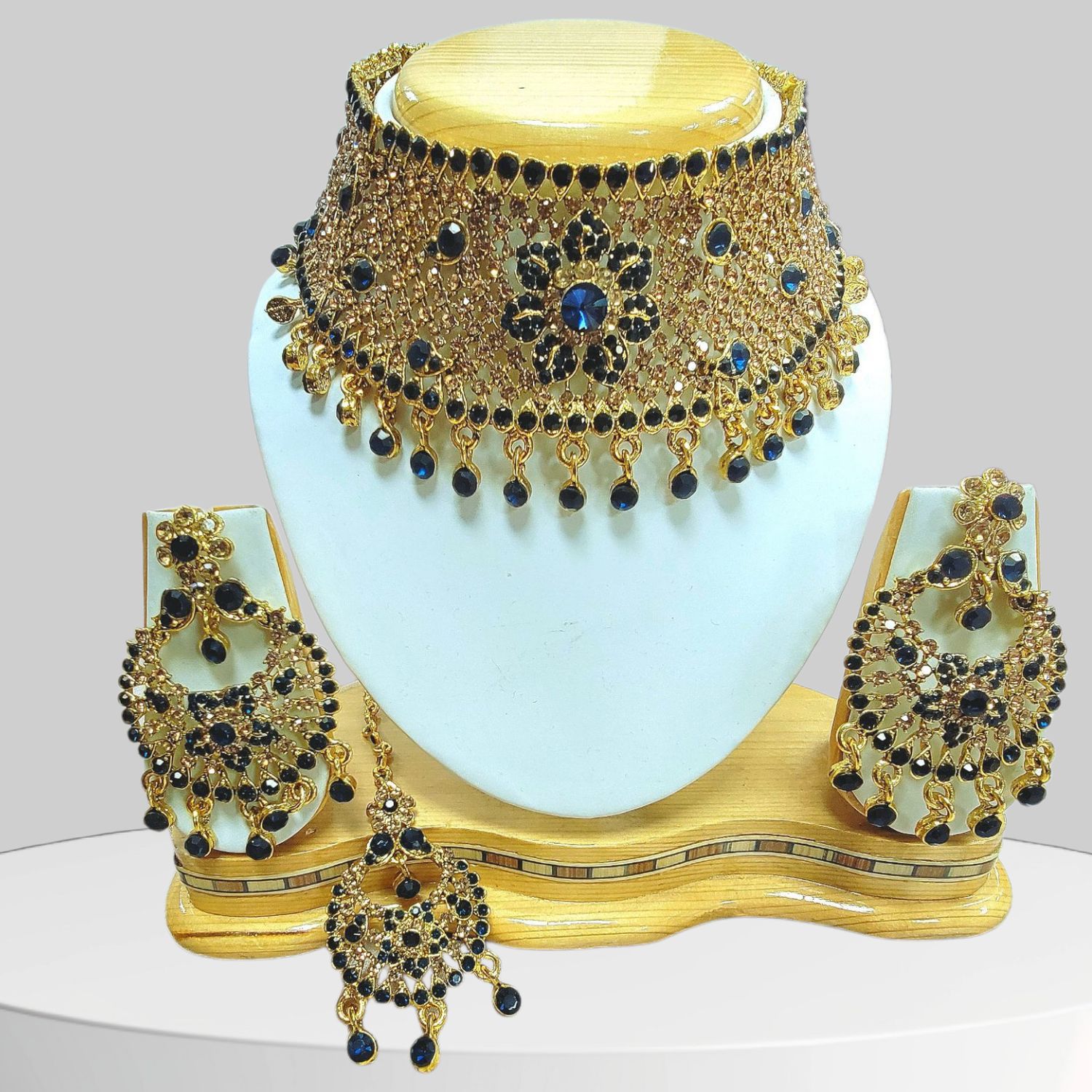 4PCS NECKLACE SET- GOLD / GREEN DIAMOND 44