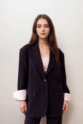 Veste blazer oversize à rayure fines et revers manche blanc