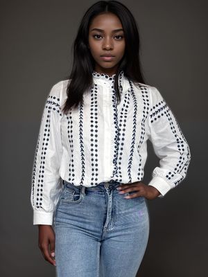 Chemise brodée blanche