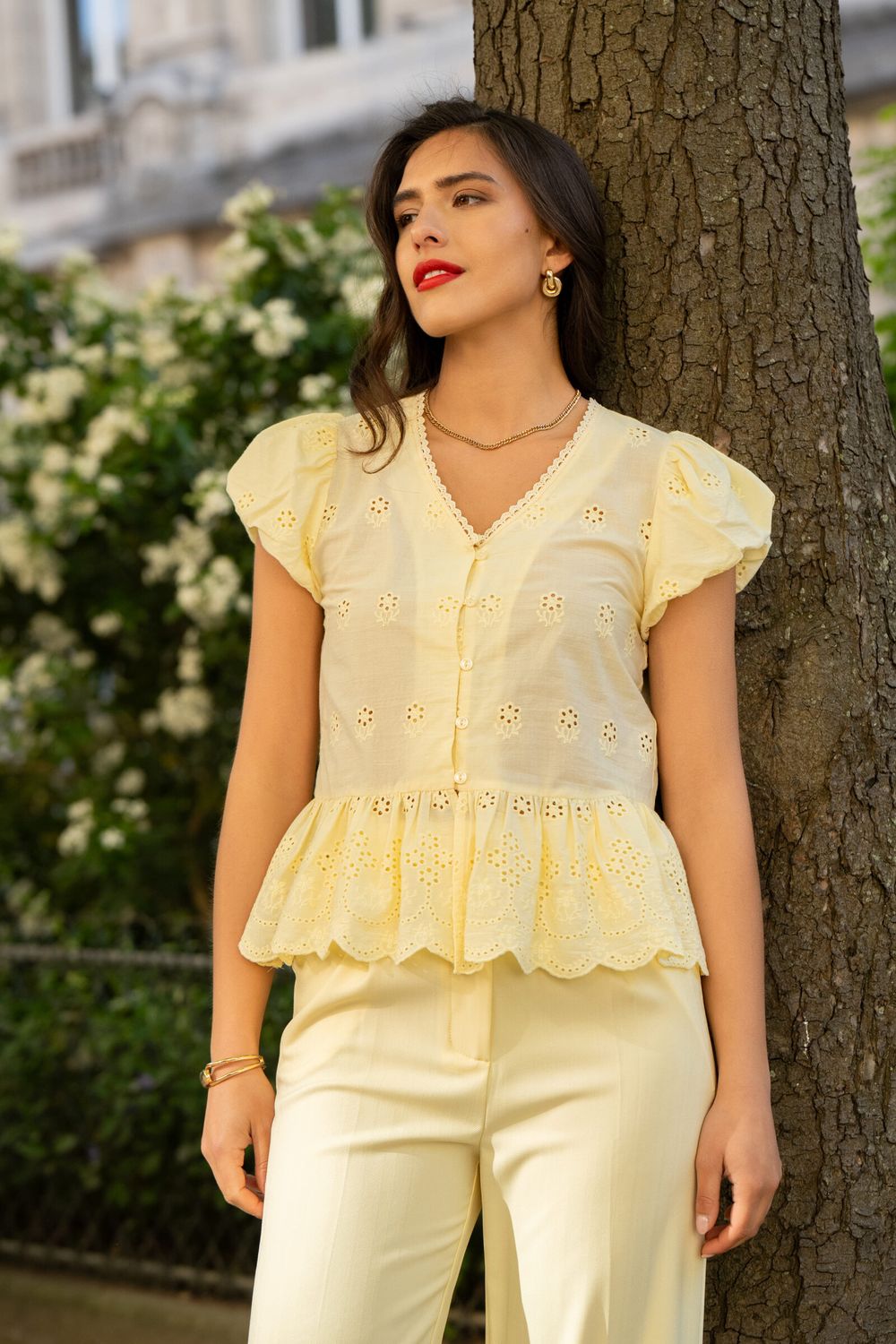 Chemise brodée jaune
