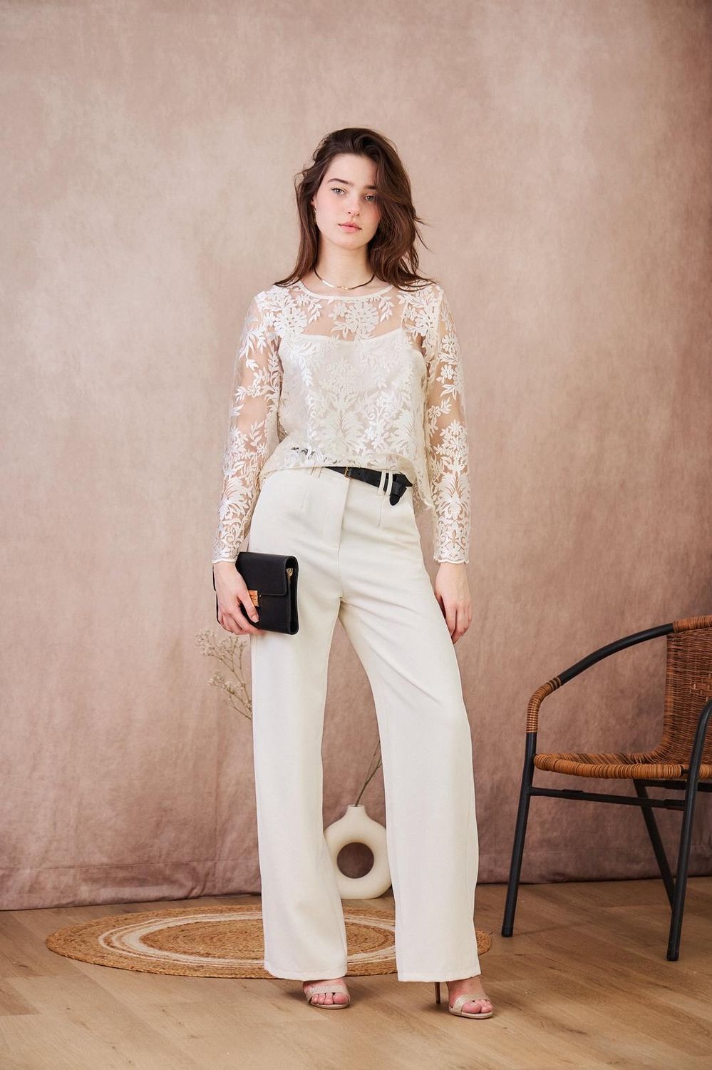 Haut en dentelle florale chic et élégant