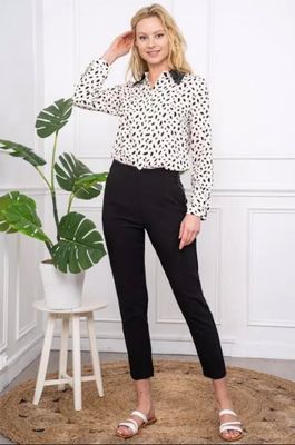 Pantalon noir coupe ajustée