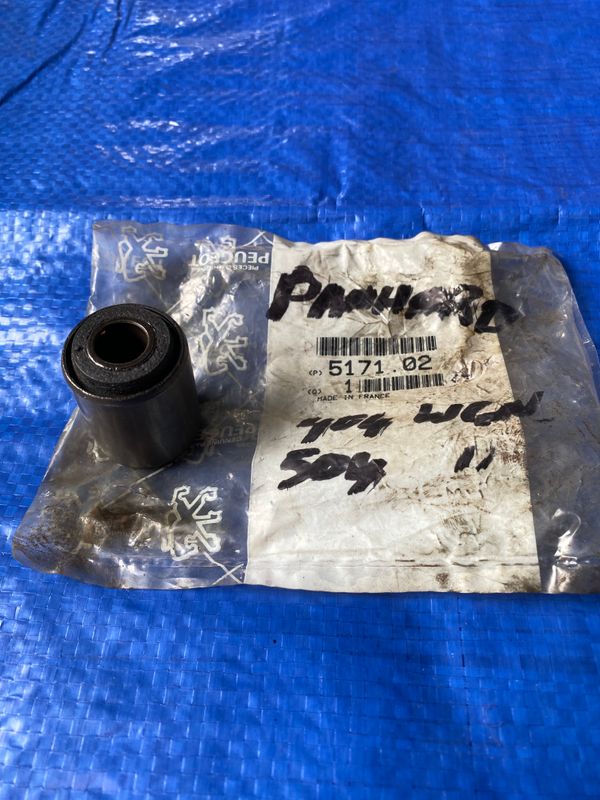 Peugeot 404 &amp; 504 Station Wagon Rear Panhard Rod Bush