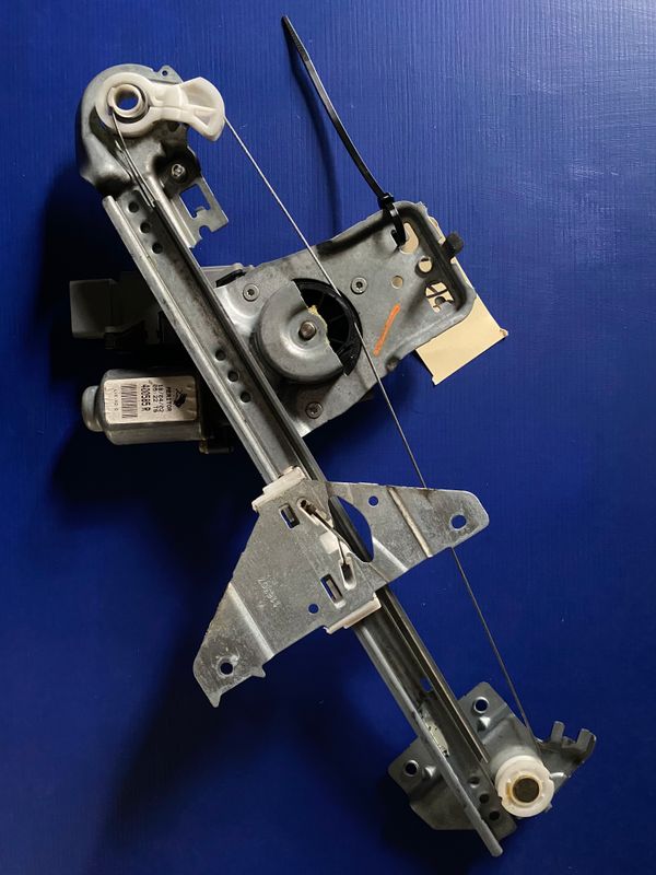 Peugeot 307 T5 LHR Window Regulator &amp; Motor