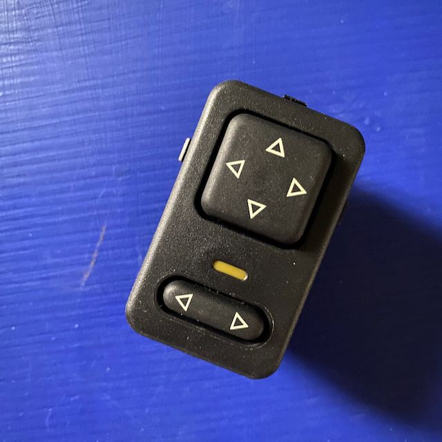 Peugeot 405 Late Mirror Control Switch