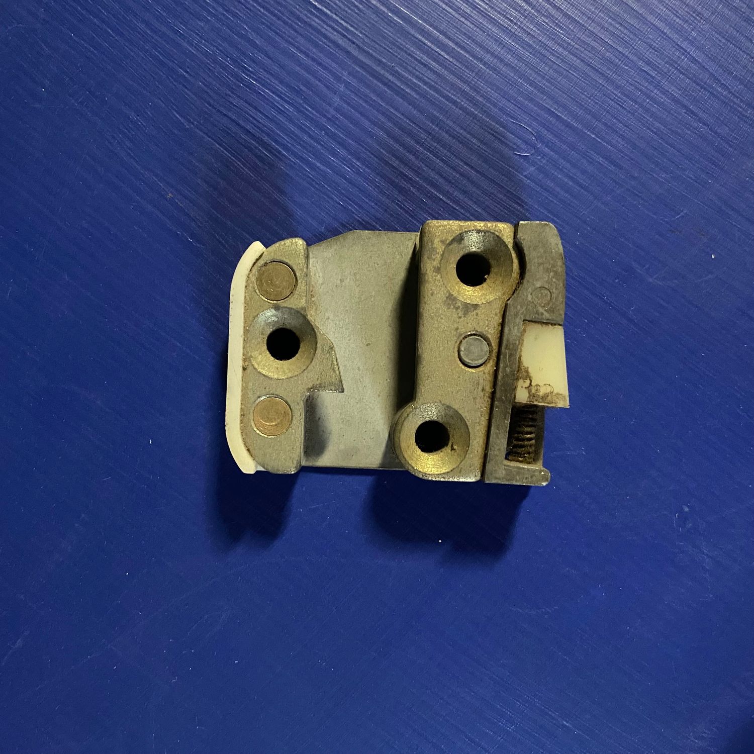 Peugeot 504 Door Lock Striker