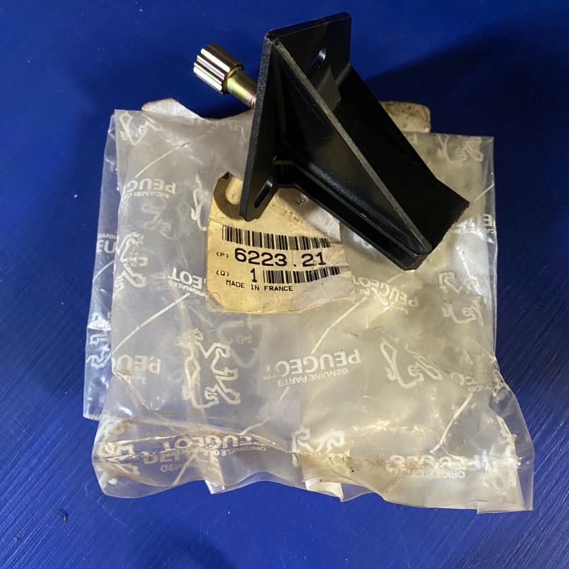 Peugeot 505 LH Headlight Inner Support