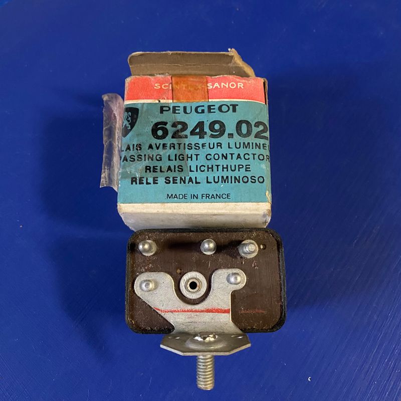 Peugeot 404 Side Light Relay