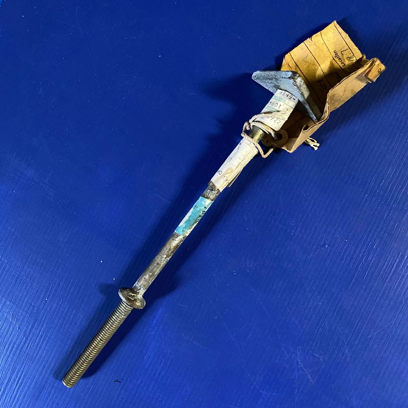 Peugeot 404 Spare Wheel Retainer