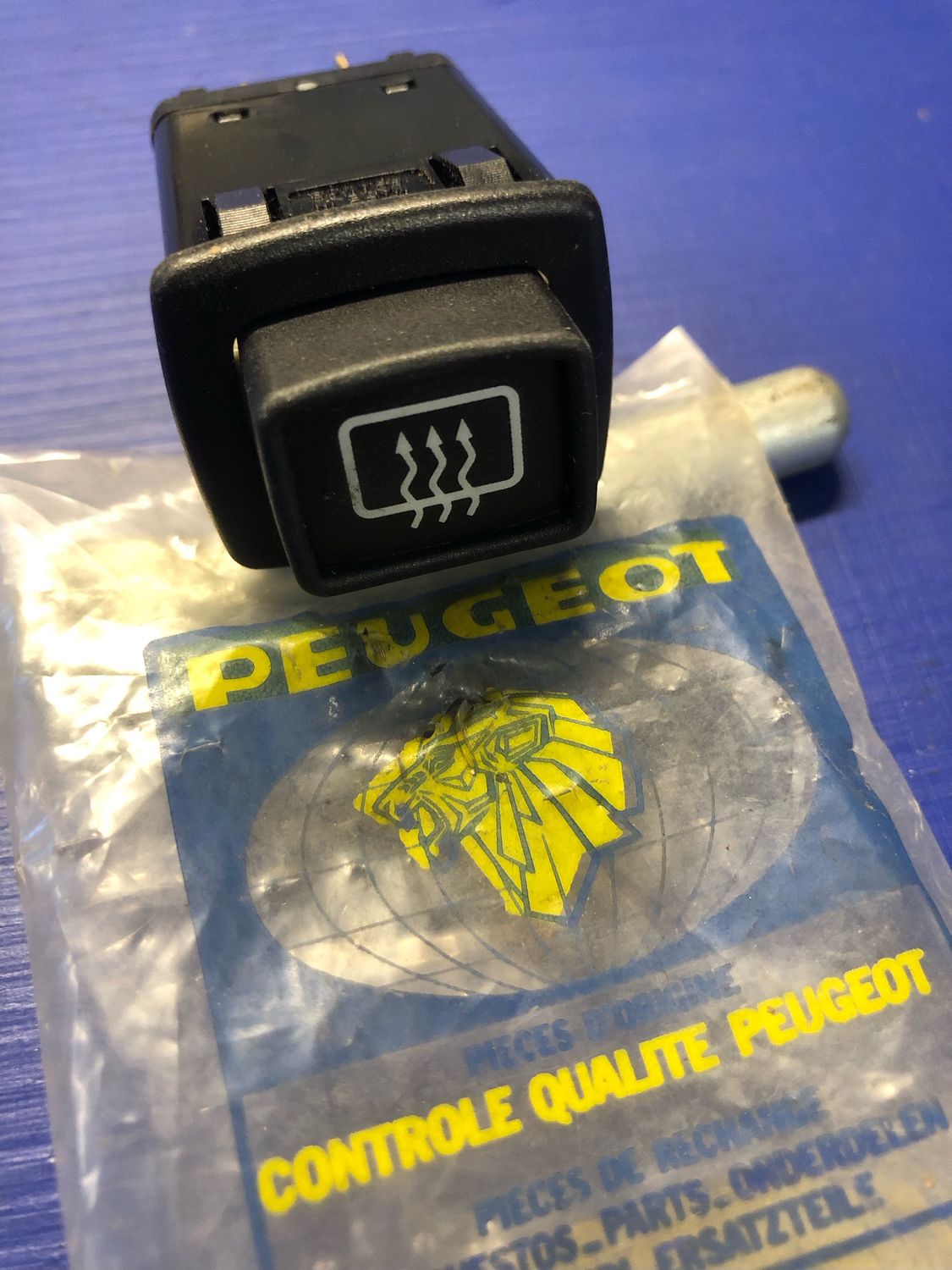Peugeot 505 Series 1 Rear Demister Switch  new