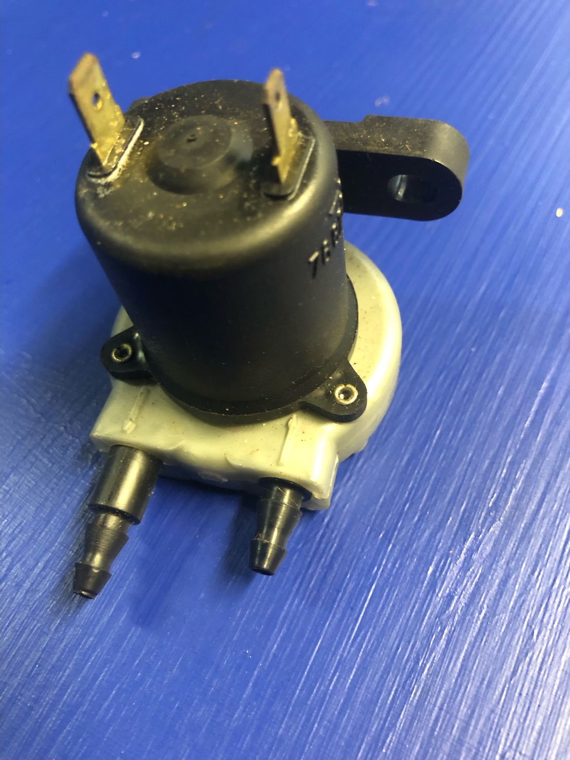 Peugeot 504 Windscreen Washer Pump
