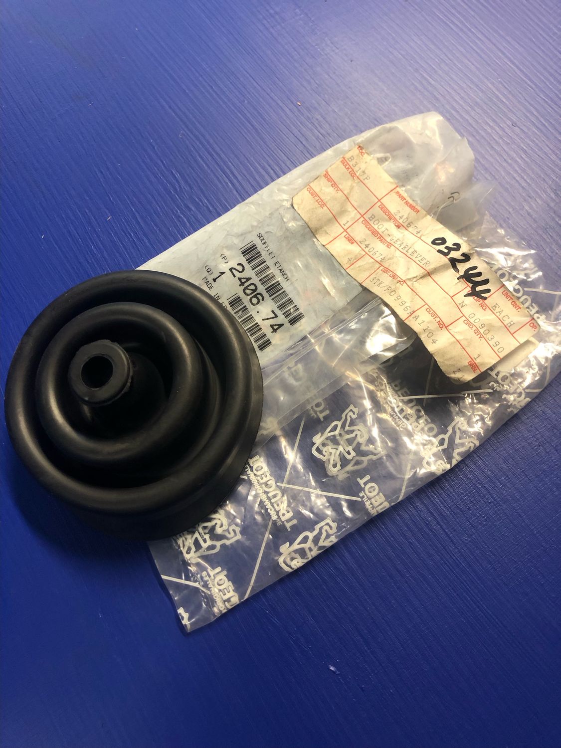 Peugeot 504 and 505 Gear Lever Dust Boot