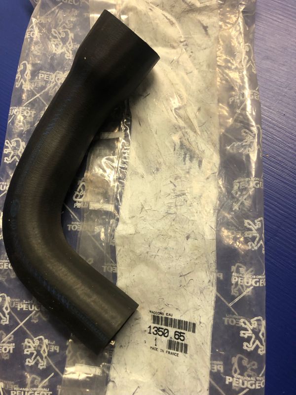 Peugeot 505 GR, SR and SLI Lower Radiator Hose