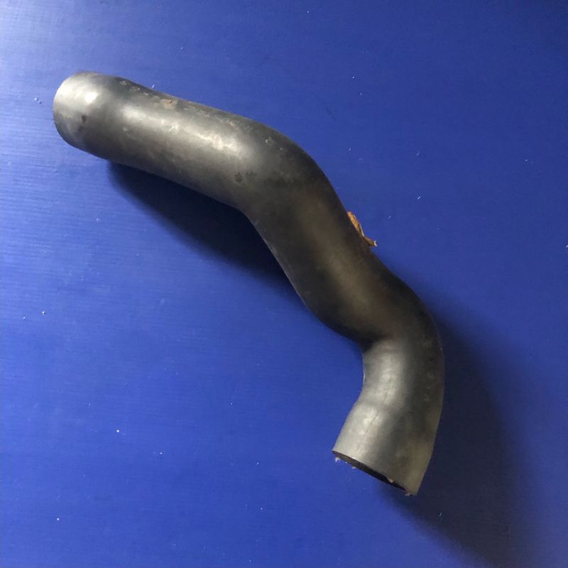 Peugeot 604 and 504 V6 Coupe Lower Radiator Hose