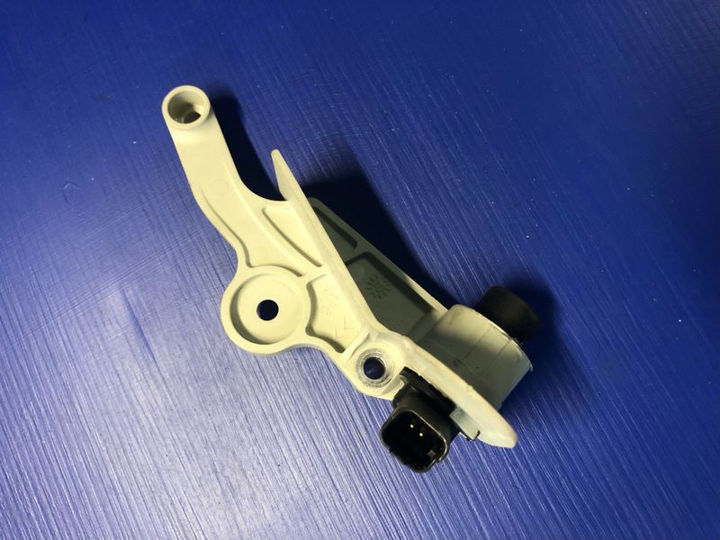 Peugeot 206 Flywheel Speed Sensor [ BVA ]