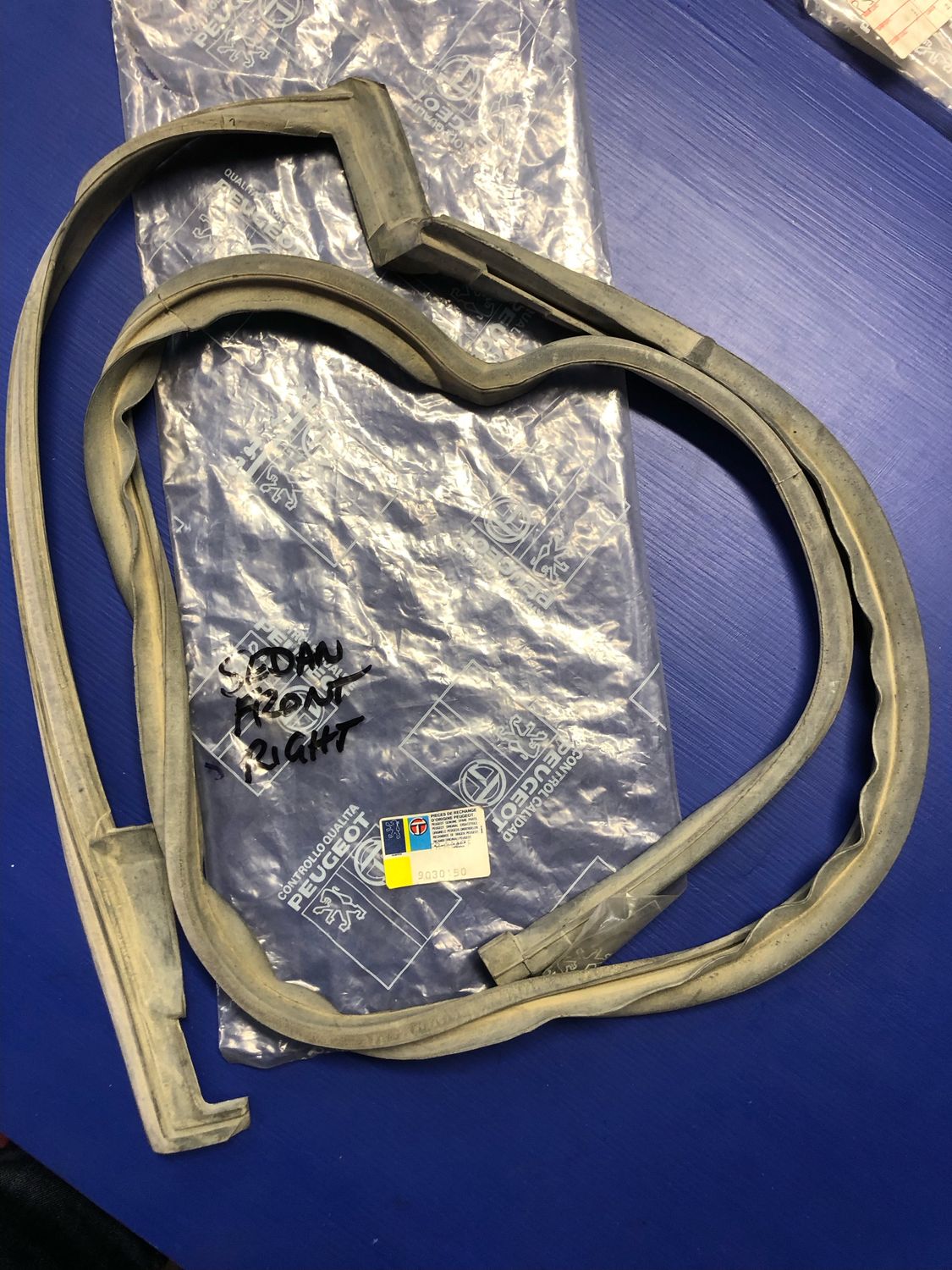 Peugeot 504 Sedan Right Hand Front Door Sealing Rubber  new