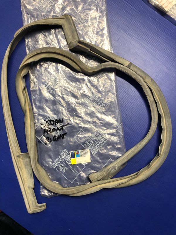 Peugeot 504 Sedan Right Hand Front Door Sealing Rubber  new