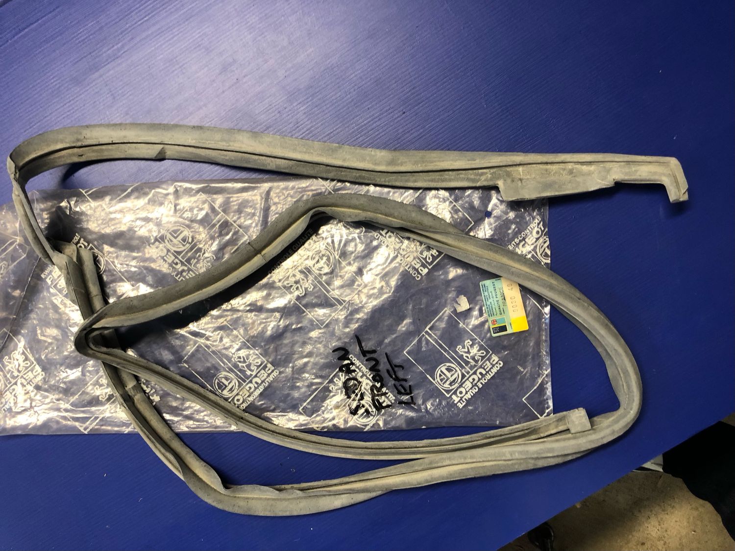 Peugeot 504 Sedan Left Hand Front Door Sealing Rubber  new