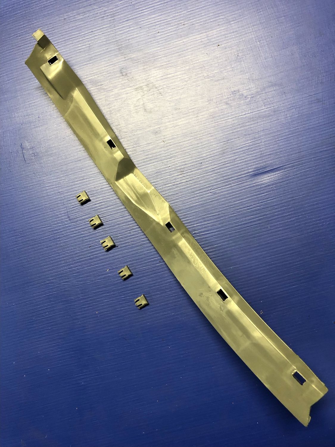 Peugeot 504 Sedan and Wagon Right Rear Door Seal grey Retainer - front edge of rear door with clips