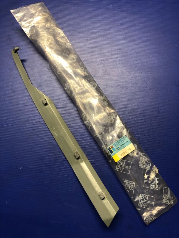 Peugeot 504 Wagon Left Rear Door Seal Grey Retainer - on rear edge of door with clips
