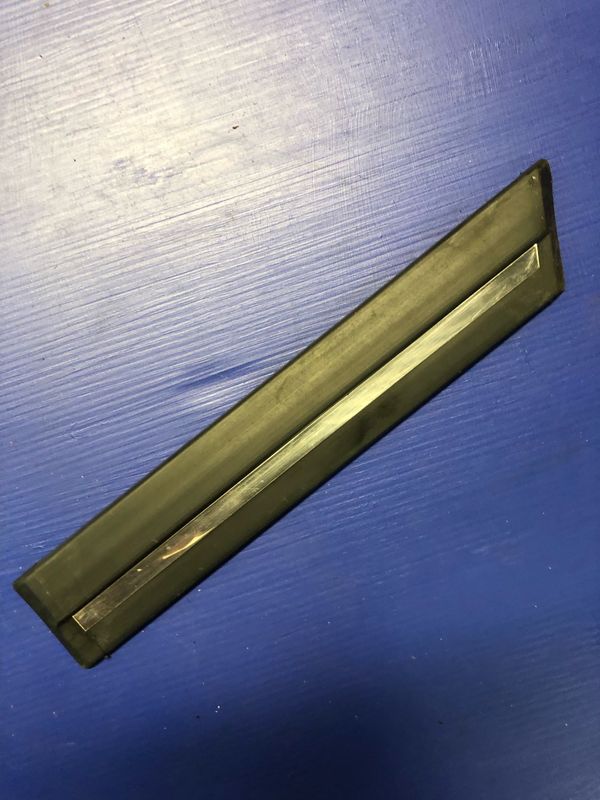 Peugeot 505 1980 to 1982 Right Front Mudguard Moulding