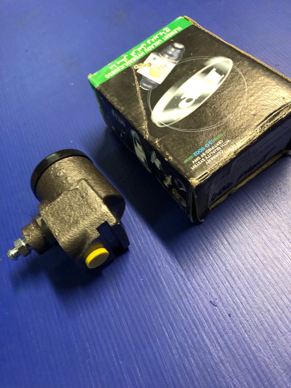 Peugeot 404 Front Brake Wheel Cylinder 30mm left or right