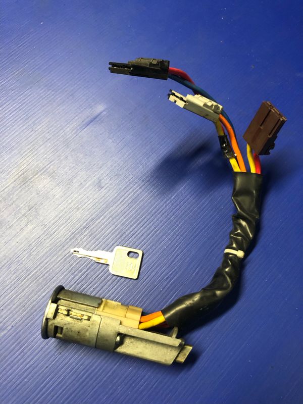 Peugeot 405 Ignition Switch / Steering Lock from 1993 to 1996  used Late Model 2 litre petrol and Diesel
