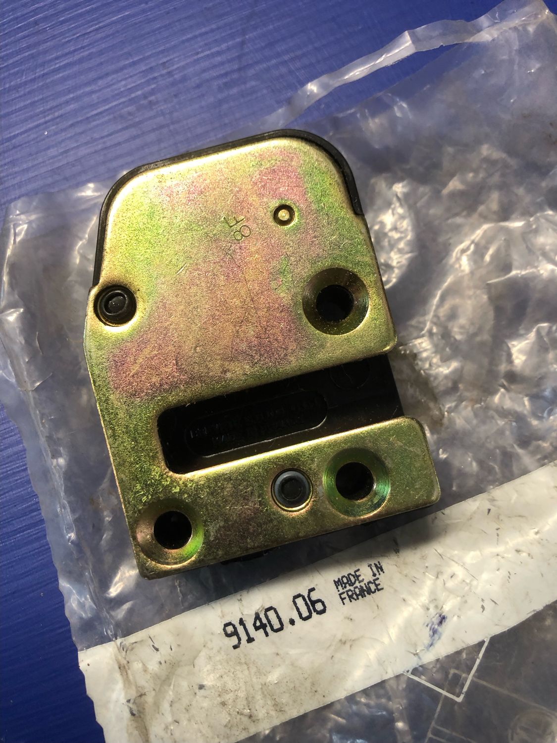 Peugeot 504 Late Left Front or Rear Door Catch Assy.  new