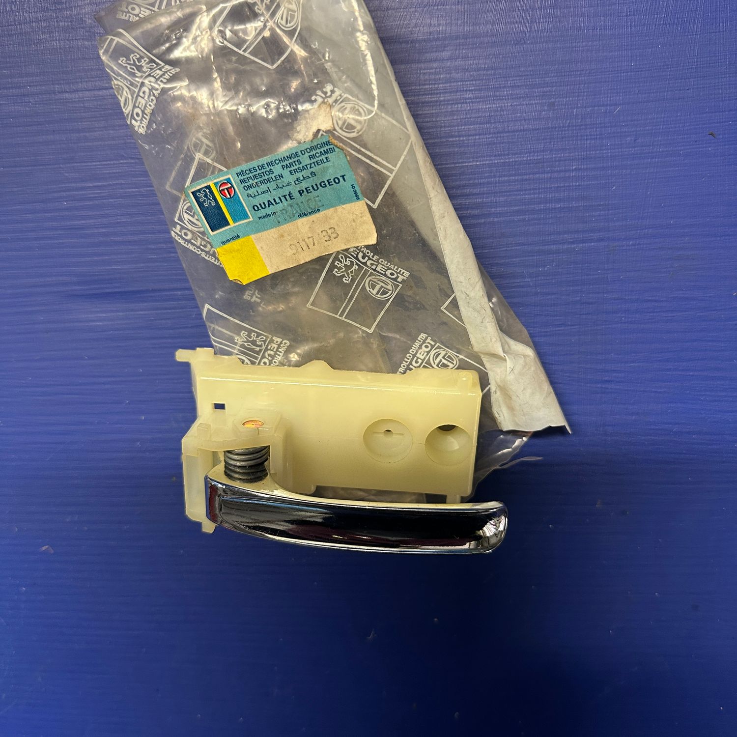 Peugeot 504 Sedan, Wagon, Coupe and Cabrio Left Door inside opening Handle. new
