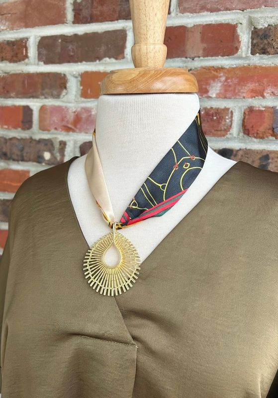 Immediate Attention Scarf Necklace