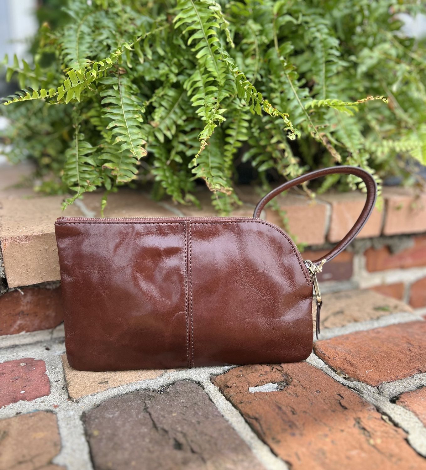 Sable Wristlet in Chocolate