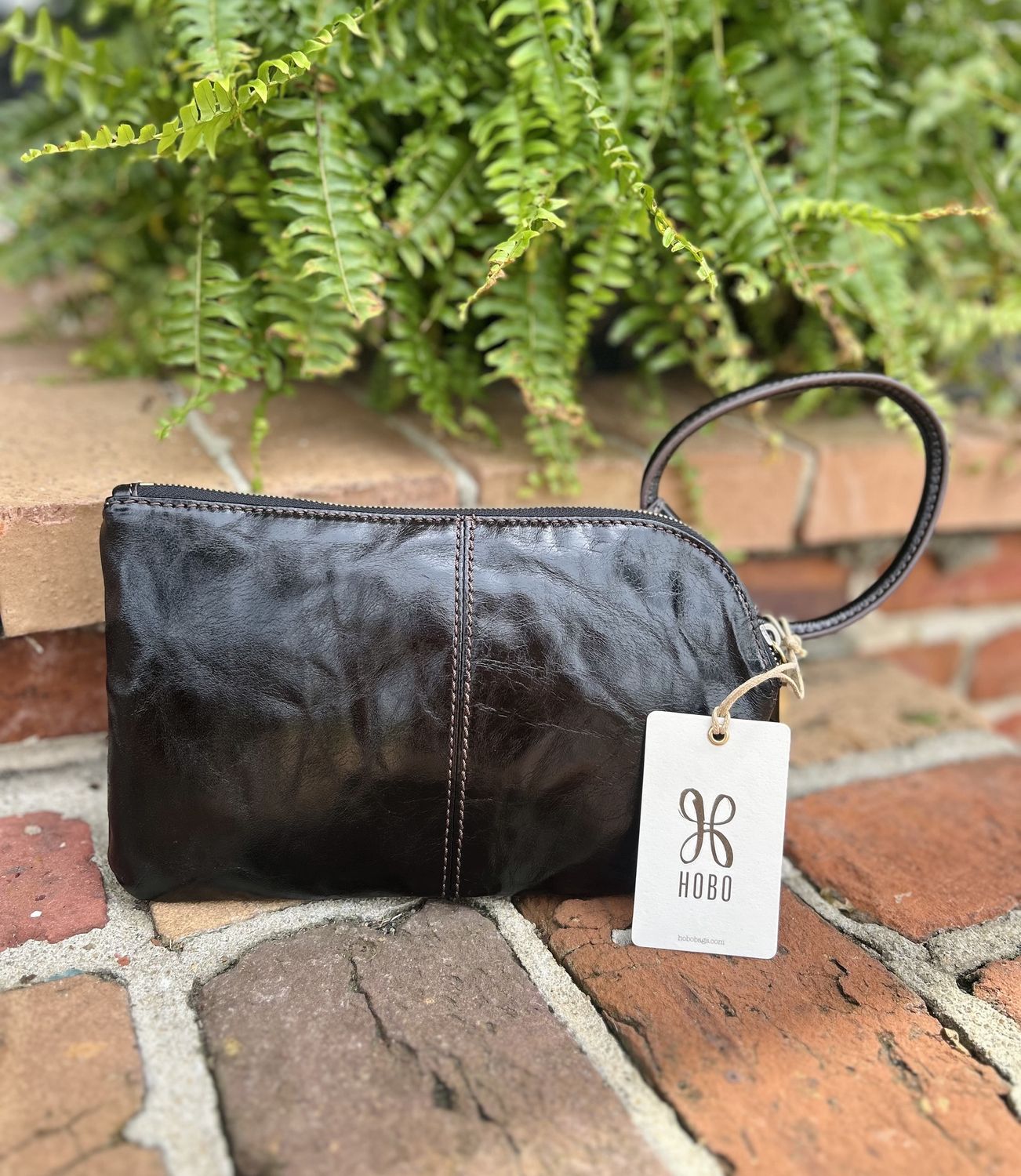 Sable Wristlet in Black