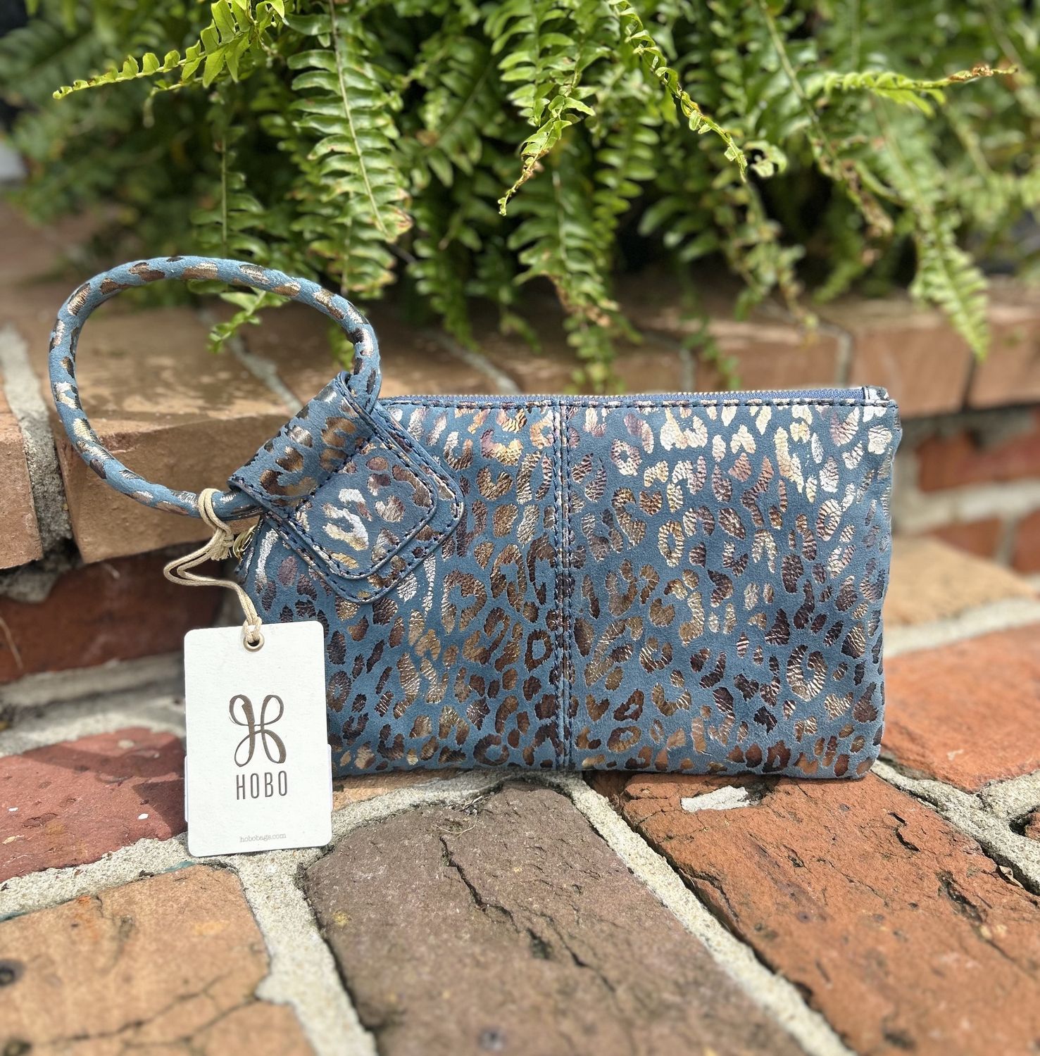 Mirror Cheetah Sable