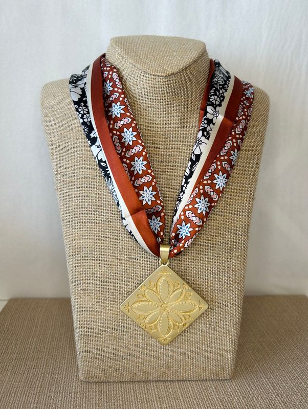 Naturally Charming, Scarf Necklace