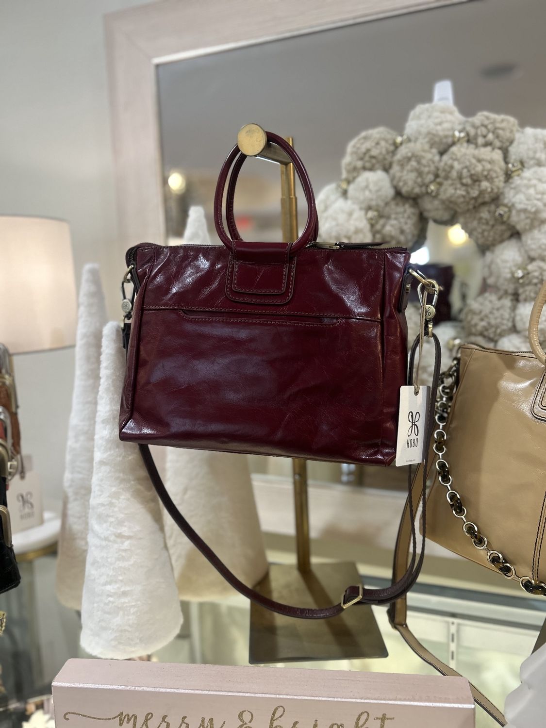 Medium Shelia In Winterberry