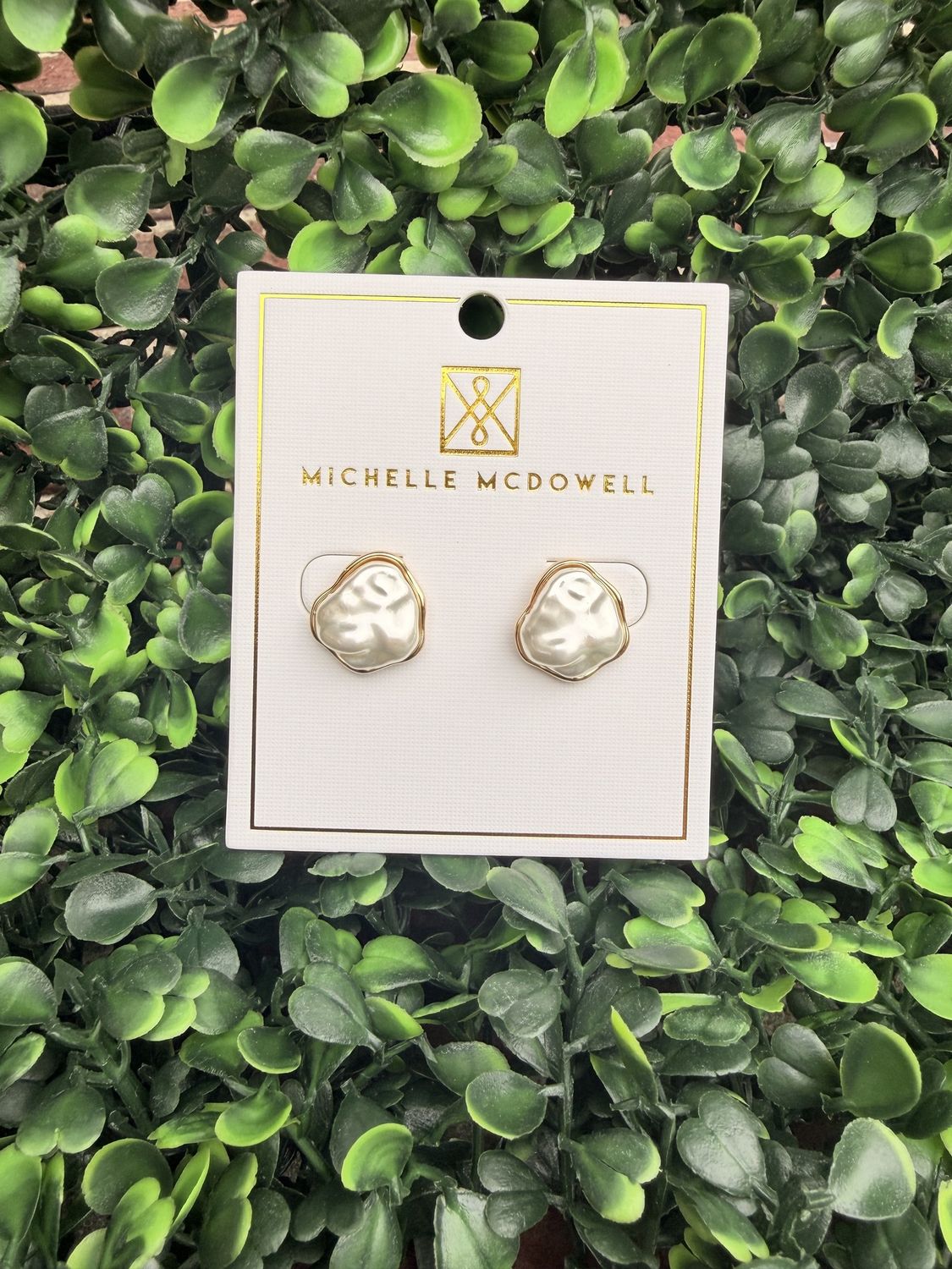 Chic &amp; Sea Pearl Studs