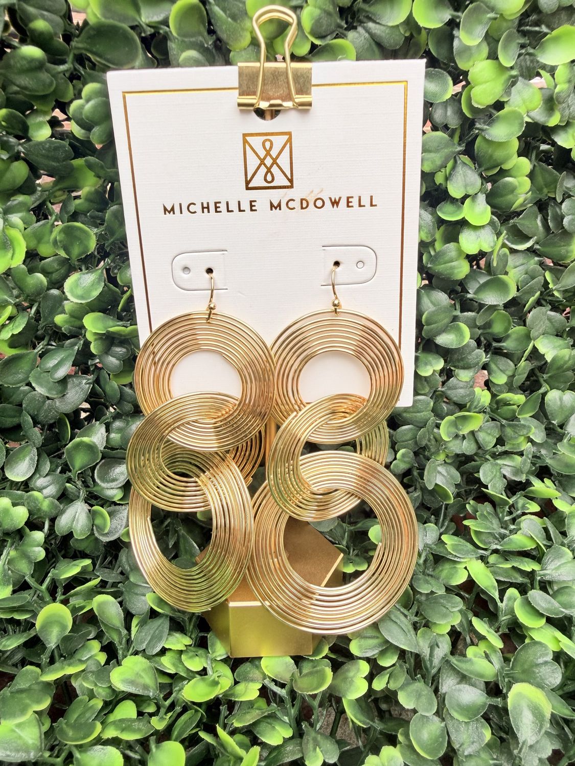 Circle The Spotlight, Tier Earrings