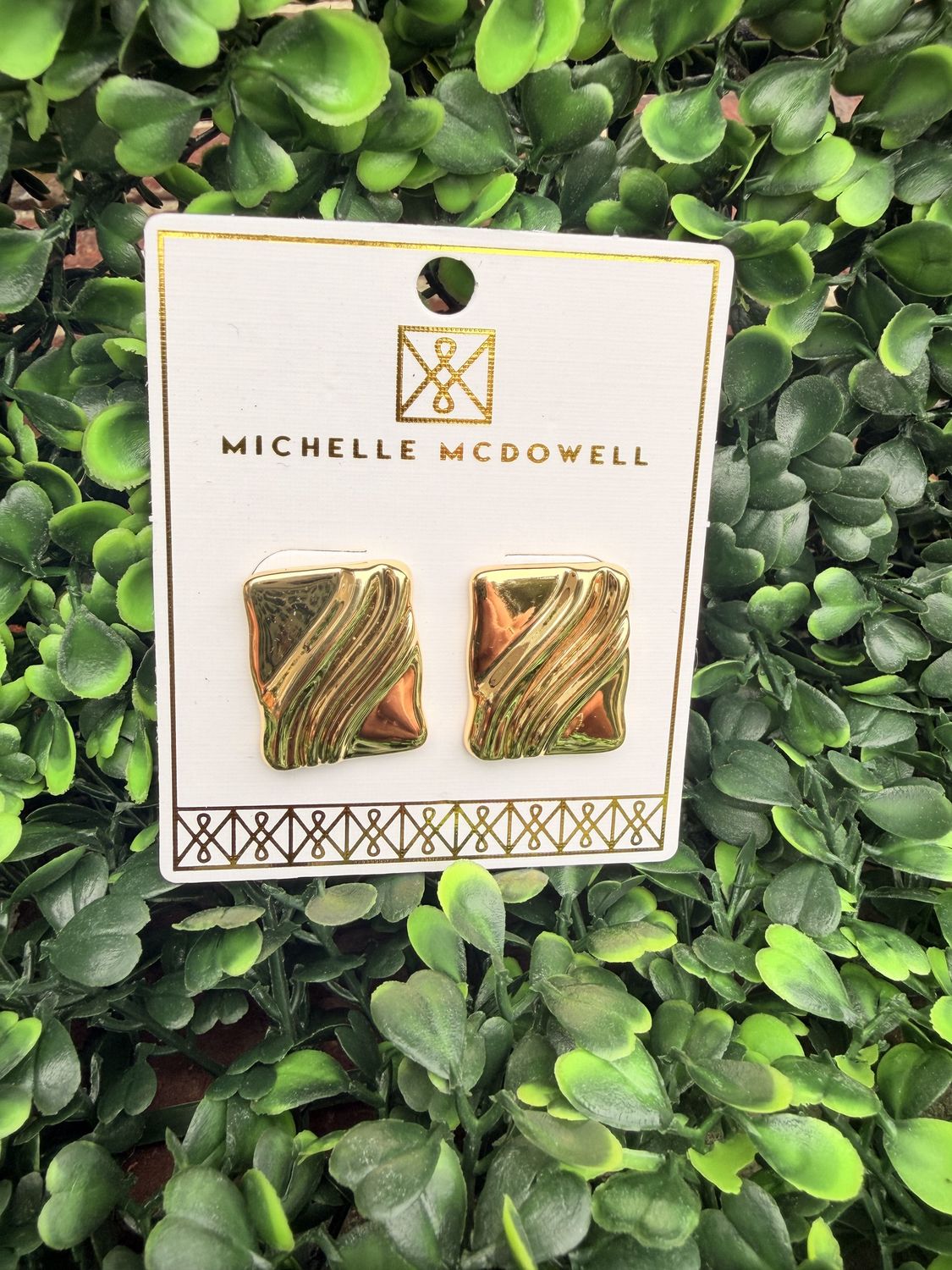 Shine in every texture, Earrings