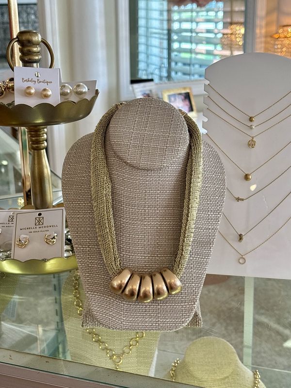 Rich Girl Energy, Necklace