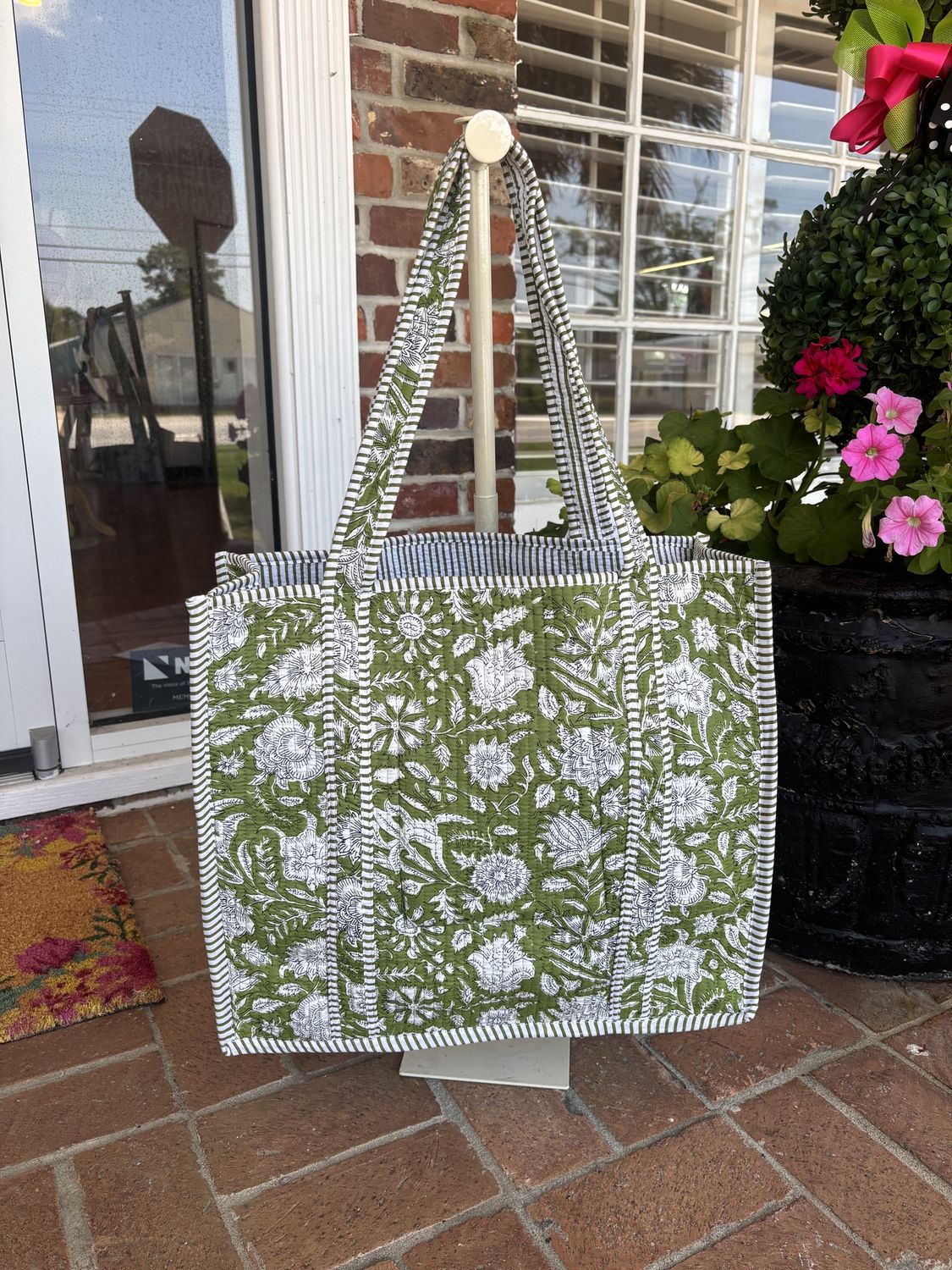Where Timeless Style Meets Everyday Function Bag