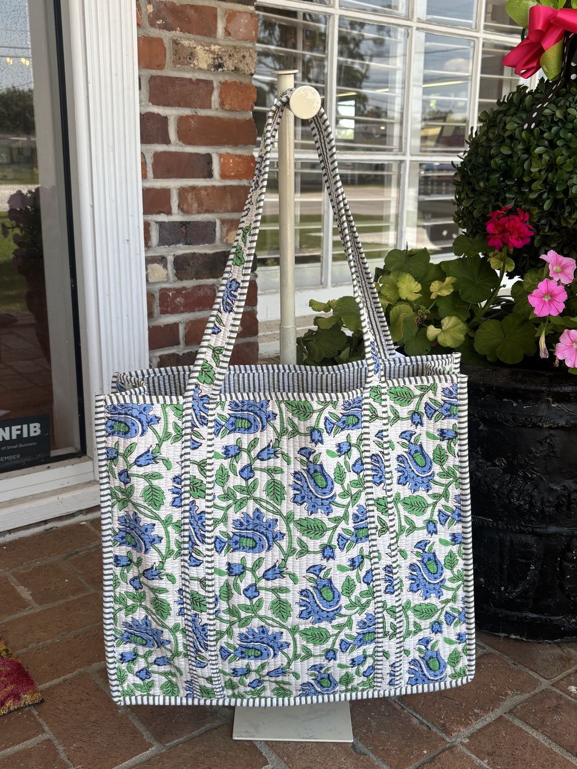 Carrying a Classic Style Everyday, Quilted Bag