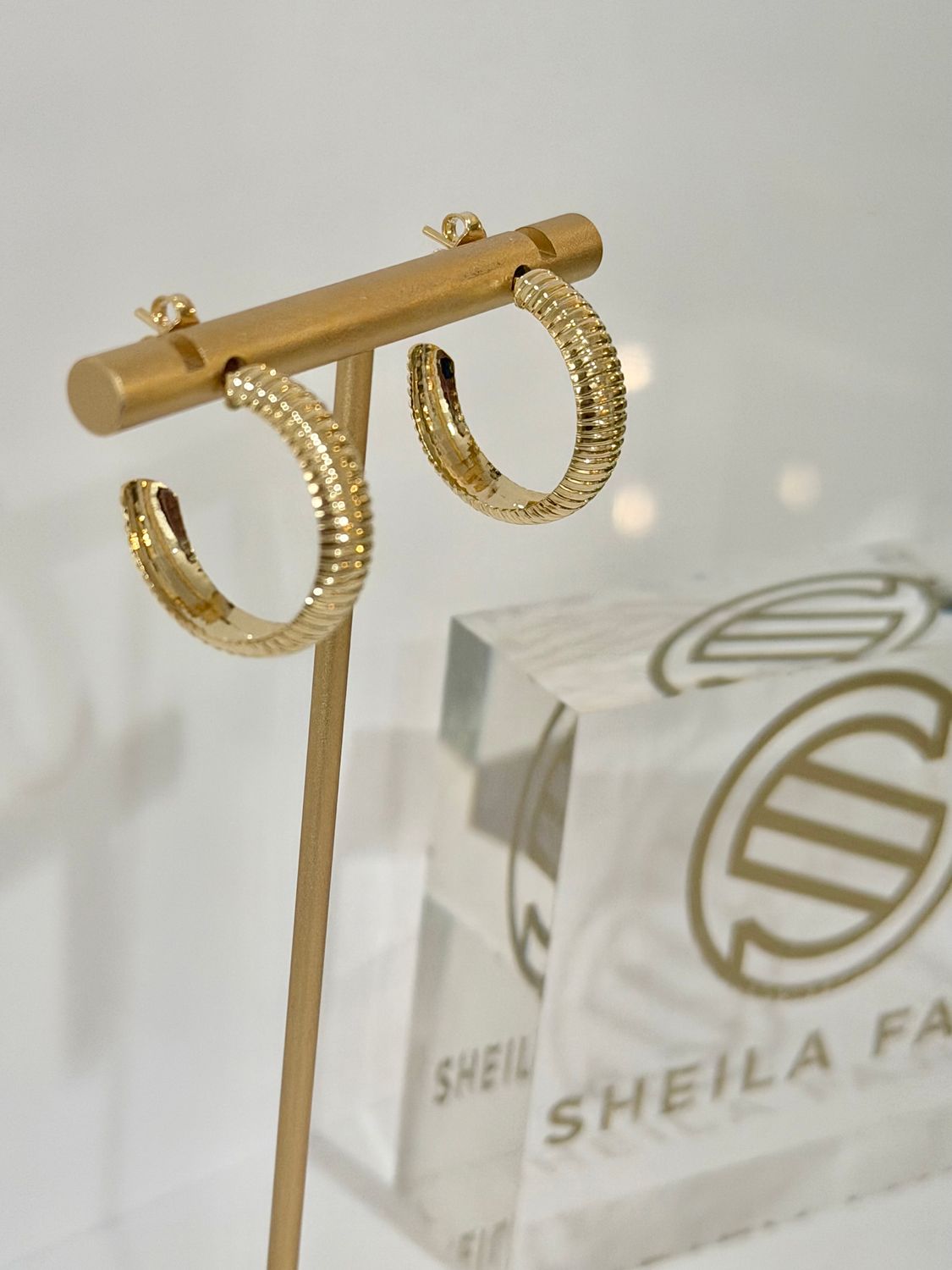 Small Bella Ribbed Hoops