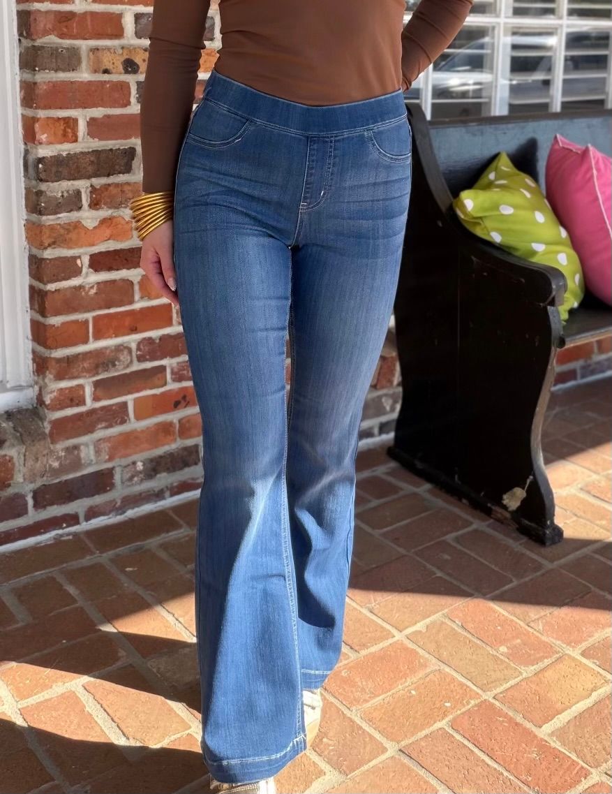 Dare To Flair Petite Mid Rise Jegging