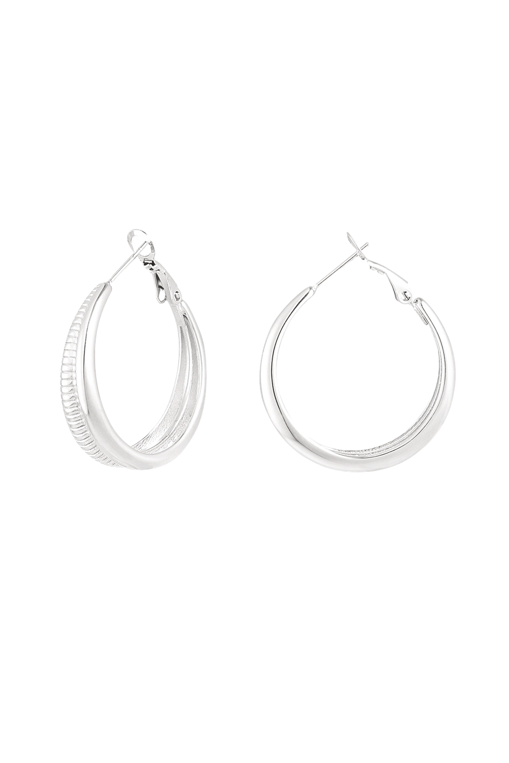 Snake structured silver earrings