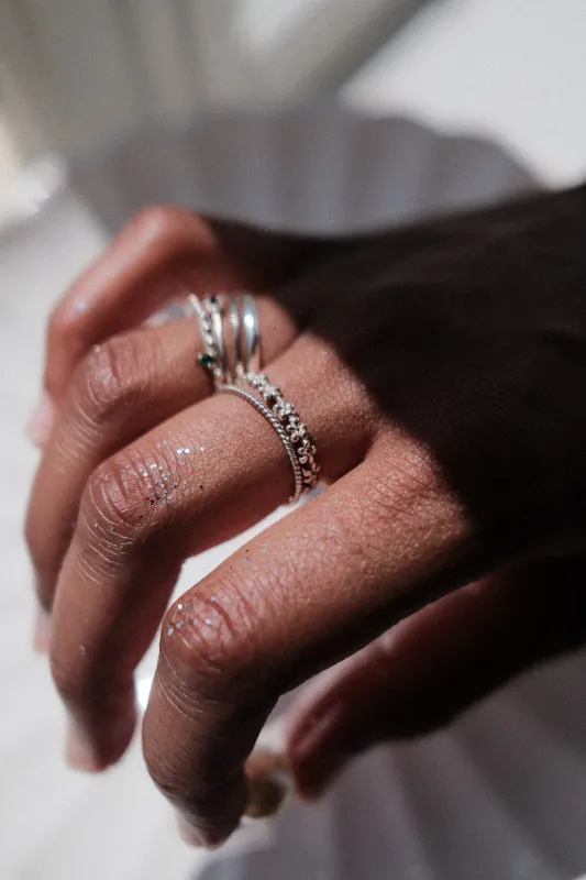 Flower circle pinky ring
